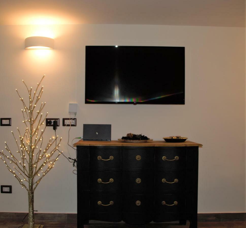 Casa Di Gio - Duomo Apartment Наполи Екстериор снимка