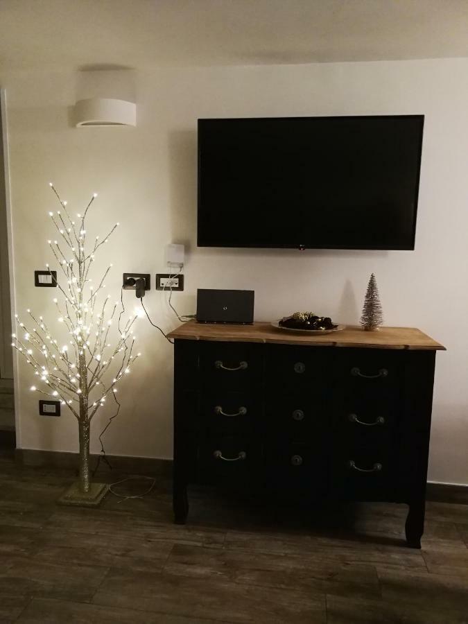 Casa Di Gio - Duomo Apartment Наполи Екстериор снимка