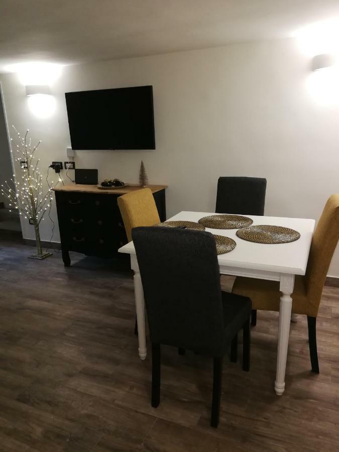 Casa Di Gio - Duomo Apartment Наполи Екстериор снимка